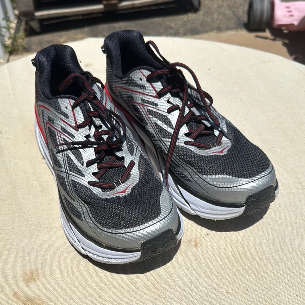 Hoka One One Clifton 3 gently used